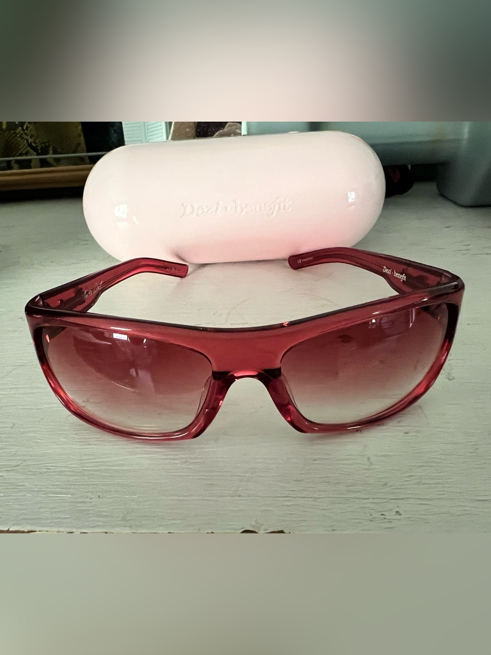 DEZI Pink Red Gradient Women's Sunglasses